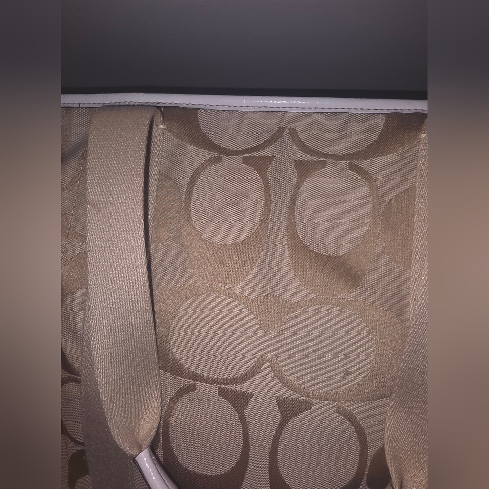 👜 Coach Signature Tote Bag | Beige Canvas Crossbody Shoulder Purse - Picture 5 of 10